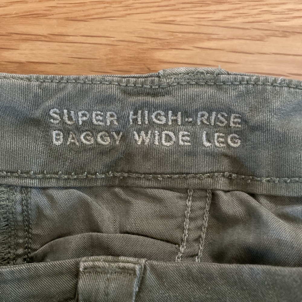 American Eagle High Rise Baggy Wide Leg Cargo Pants Olive Green‎ Size 0 Short - Picture 11 of 12